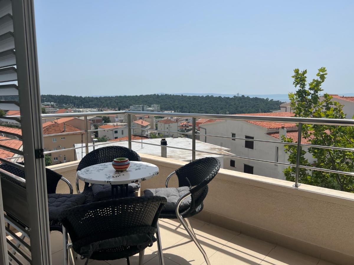 Apartment Lucija - Cozy Flat In The City Center With A Sea View & Parking Makarska Bagian luar foto