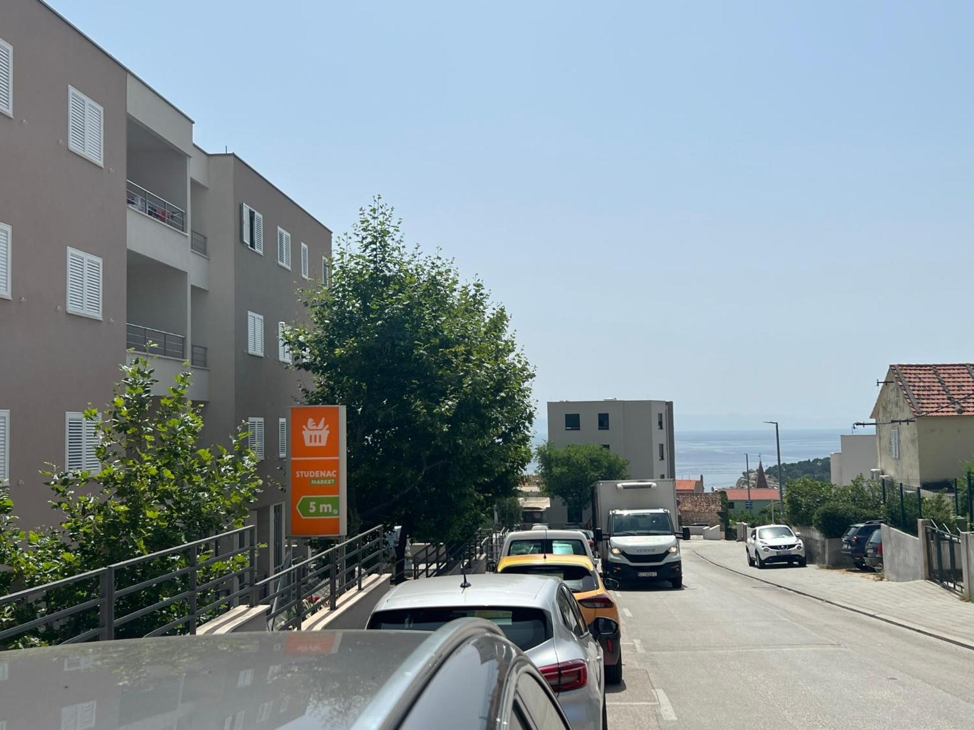 Apartment Lucija - Cozy Flat In The City Center With A Sea View & Parking Makarska Bagian luar foto