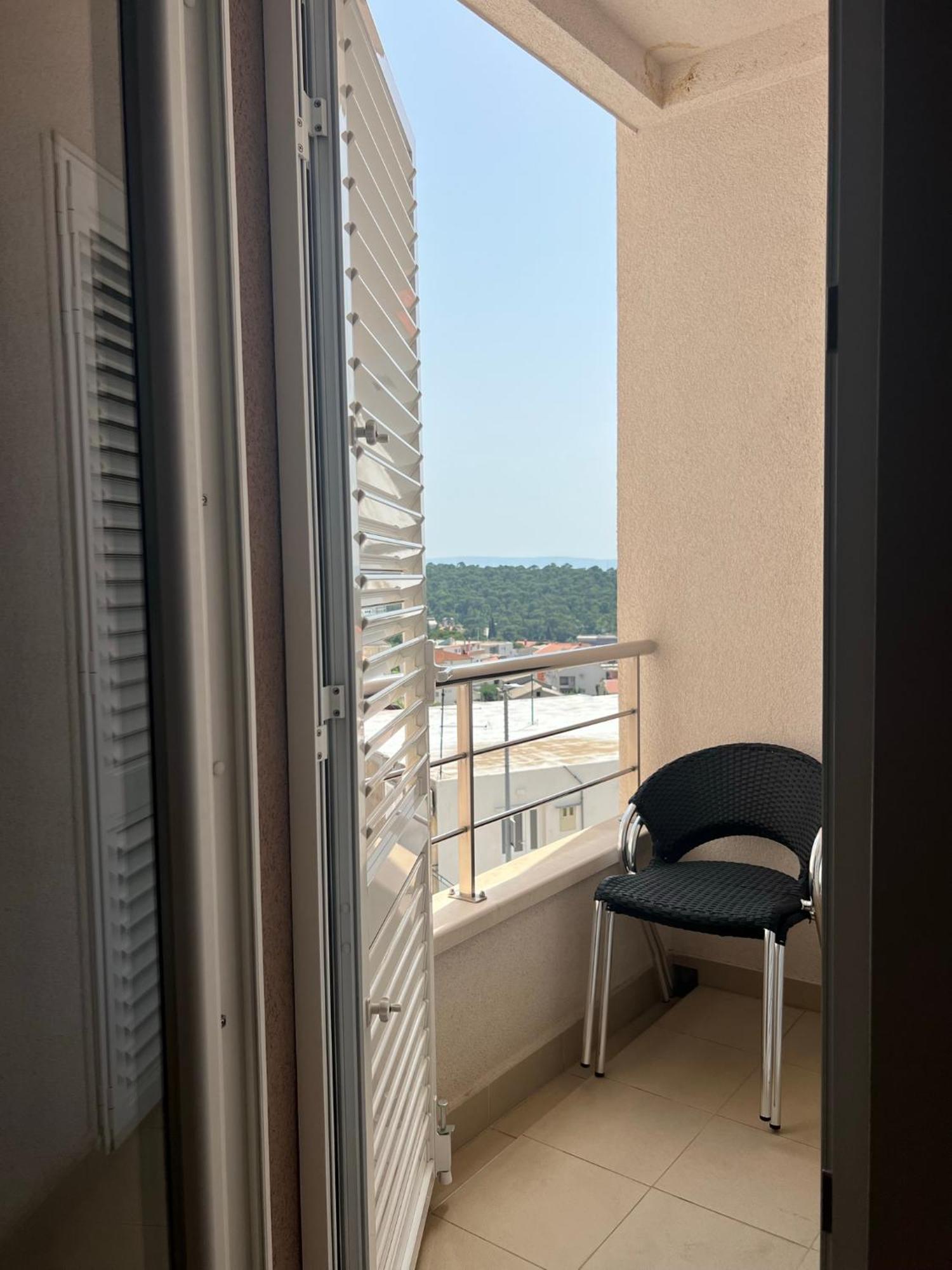 Apartment Lucija - Cozy Flat In The City Center With A Sea View & Parking Makarska Bagian luar foto