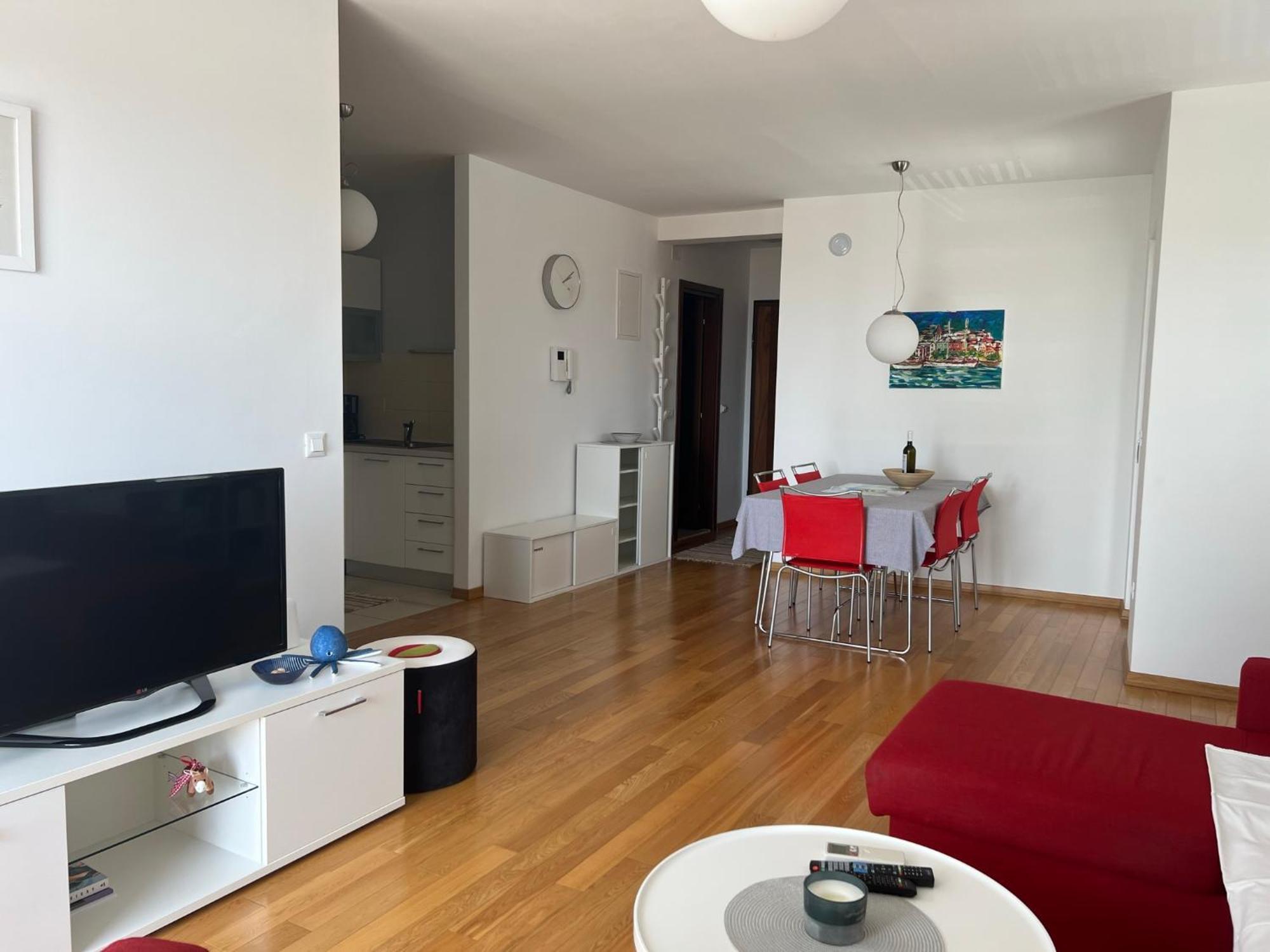 Apartment Lucija - Cozy Flat In The City Center With A Sea View & Parking Makarska Bagian luar foto